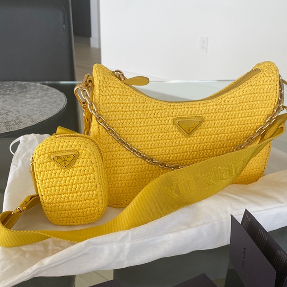 One week sale‼️ Prada Re-Edition 2005 yellow raffia bag - Picture 2 of 12